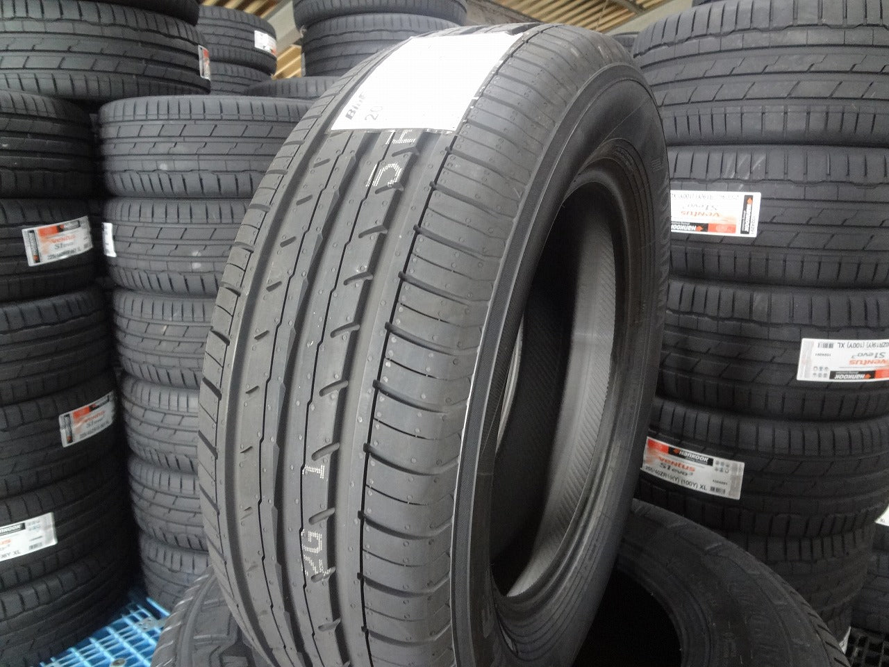 タイヤ】165/50Ｒ16 75V ヨコハマタイヤ ＹＯＫＯＨＡＭＡ ＴＩＲＥ ＢｌｕＥａｒｔｈ ＥＳ32 ブルーアース イーエス サンニ –  ホイールとタイヤの専門店 嘉衛門オンラインストア