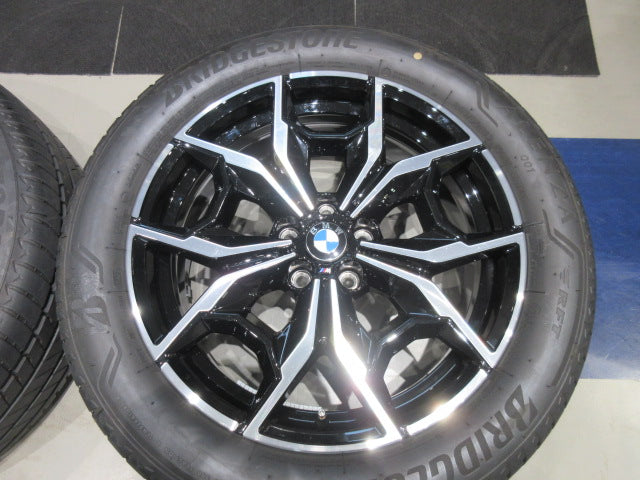 【車種】BMW X3 X4 G01 G02 【ホイール】BMW G01　後期　純正　Mスポーツ　Yスポーク　887M【タイヤ】スタッドレス　ピレリ　WINTER ICE ASIMMETRICO PLUS　RFT（横浜青葉店）