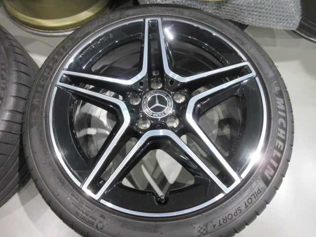 ★現行車★【ホイール】メルセデス ベンツ W177　A35 AMG 純正 【タイヤ】ミシュラン　パイロットスポーツ4（2019年製）　（横浜青葉店）