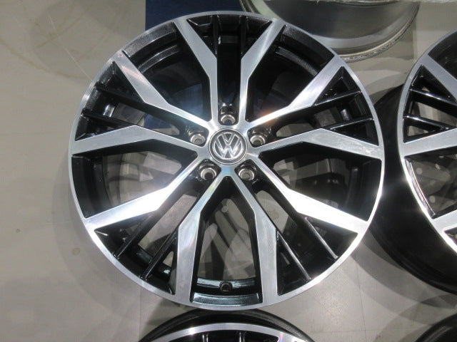 ★ お買い得品★【ホイール】VW フォルクスワーゲン ゴルフ７ＧＴＩ　パフォーマンス純正【タイヤ】ハンコック　Ventus S1 evo3 K127　（横浜青葉店）