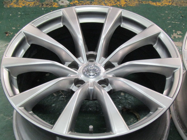 数少ない純正品・状態良好【ホイール】日産　V36系スカイラインクーペ　370GT　タイプS前期純正【タイヤ】ハンコック　ベンタス　S1Evo3（港北店）