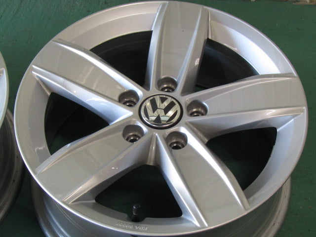 限定冬セット・フォルクスワーゲン・ビートル【ホイール】フォルクスワーゲン　16C系　ザ・ビートル　ウインター純正　Corvara（コルヴァラ）【タイヤ】ピレリ　アイスゼロアシンメトリコ（保土ヶ谷本店）