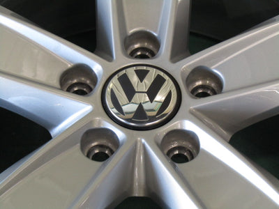 限定冬セット・フォルクスワーゲン・ビートル【ホイール】フォルクスワーゲン　16C系　ザ・ビートル　ウインター純正　Corvara（コルヴァラ）【タイヤ】ピレリ　アイスゼロアシンメトリコ（保土ヶ谷本店）