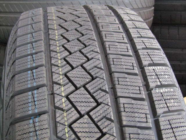 1台限定冬セット・Eクラス・W213・S213【ホイール】メルセデスベンツ　W213　Eクラス　E200純正【タイヤ】ピレリ　アイスゼロアシンメトリコ（保土ヶ谷本店）