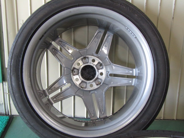 人気デザイン・Aクラス・W176・Bクラス・W246・CLAクラス・C117・X117【ホイール】メルセデスベンツ　W176　Aクラス　A180スポーツ純正　AMG5スポーク【タイヤ】MINERVA（ミネルバ）F205（保土ヶ谷本店）