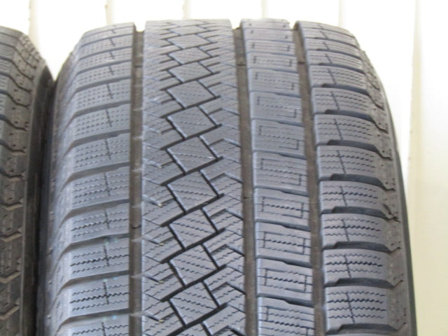 ガリキズ無しの美品・アウディ・A4・A4アバント【ホイール】アウディ　8W系　A4純正　5ダブルスポークデザイン【タイヤ】ピレリ　アイスゼロアシンメトリコ（保土ヶ谷本店）