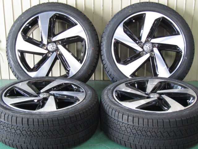 限定特価・フォルクスワーゲン・ポロ・POLO【ホイール】フォルクスワーゲン　AW系　ポロGTI純正　Miltonkeynes（ミルトンキーンズ）【タイヤ】ピレリ　アイスゼロアシンメトリコ（保土ヶ谷本店）