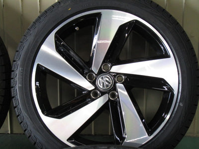 限定特価・フォルクスワーゲン・ポロ・POLO【ホイール】フォルクスワーゲン　AW系　ポロGTI純正　Miltonkeynes（ミルトンキーンズ）【タイヤ】ピレリ　アイスゼロアシンメトリコ（保土ヶ谷本店）