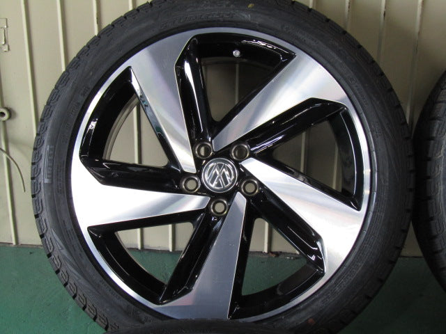 限定特価・フォルクスワーゲン・ポロ・POLO【ホイール】フォルクスワーゲン　AW系　ポロGTI純正　Miltonkeynes（ミルトンキーンズ）【タイヤ】ピレリ　アイスゼロアシンメトリコ（保土ヶ谷本店）