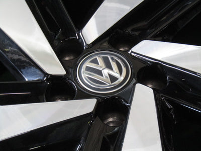 限定特価・フォルクスワーゲン・ポロ・POLO【ホイール】フォルクスワーゲン　AW系　ポロGTI純正　Miltonkeynes（ミルトンキーンズ）【タイヤ】ピレリ　アイスゼロアシンメトリコ（保土ヶ谷本店）