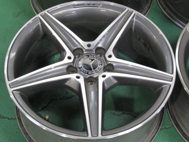 AMGの冬セット・メルセデスベンツ・Cクラス・W205【ホイール】メルセデスベンツ　W205　Cクラス前期純正　AMG5スポーク【タイヤ】ピレリ　アイスゼロアシンメトリコ（保土ヶ谷本店）