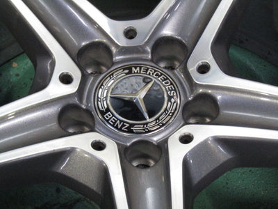 AMGの冬セット・メルセデスベンツ・Cクラス・W205【ホイール】メルセデスベンツ　W205　Cクラス前期純正　AMG5スポーク【タイヤ】ピレリ　アイスゼロアシンメトリコ（保土ヶ谷本店）