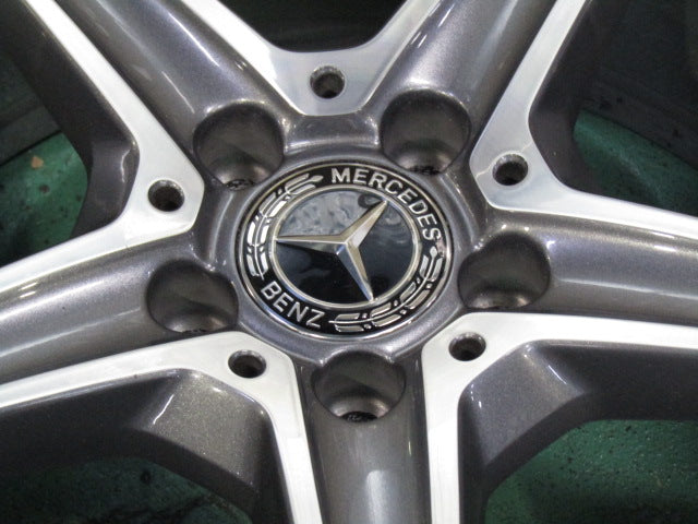 AMGの冬セット・メルセデスベンツ・Cクラス・W205【ホイール】メルセデスベンツ　W205　Cクラス前期純正　AMG5スポーク【タイヤ】ピレリ　アイスゼロアシンメトリコ（保土ヶ谷本店）