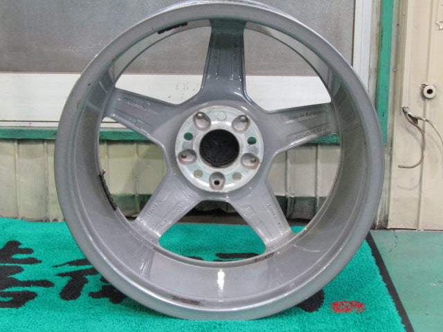 AMGの冬セット・メルセデスベンツ・Cクラス・W205【ホイール】メルセデスベンツ　W205　Cクラス前期純正　AMG5スポーク【タイヤ】ピレリ　アイスゼロアシンメトリコ（保土ヶ谷本店）