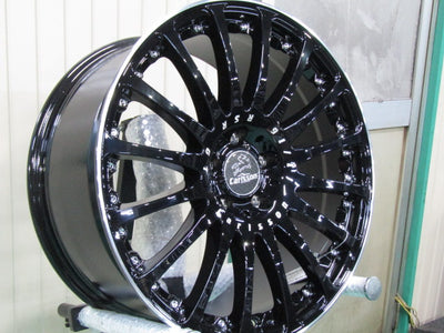 1台限定品・Eクラス・W213・S213【ホイール】カールソン　1/16RSR・GT　ブラックエディション【タイヤ】MINERVA（ミネルバ）F205（港北店）