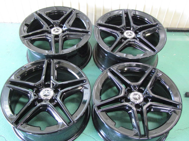 黒がお洒落・Cクラス・W205・S205【ホイール】メルセデスベンツ　W205　Cクラス後期純正　AMG5スポーク【タイヤ】ハンコック　ベンタスS1Evo3（保土ヶ谷本店）