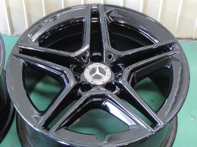 黒がお洒落・Cクラス・W205・S205【ホイール】メルセデスベンツ　W205　Cクラス後期純正　AMG5スポーク【タイヤ】ハンコック　ベンタスS1Evo3（保土ヶ谷本店）