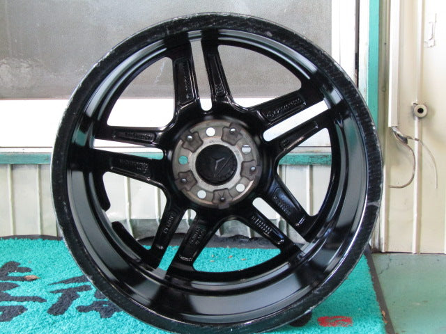 黒がお洒落・Cクラス・W205・S205【ホイール】メルセデスベンツ　W205　Cクラス後期純正　AMG5スポーク【タイヤ】ハンコック　ベンタスS1Evo3（保土ヶ谷本店）