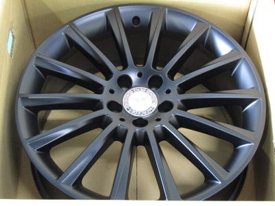 マットブラック・Cクラス・W205・S205【ホイール】メルセデスベンツ　W205　Cクラス純正　AMGマルチスポーク【タイヤ】コンチネンタル　エクストリームコンタクトDWS06Plus（保土ヶ谷本店）