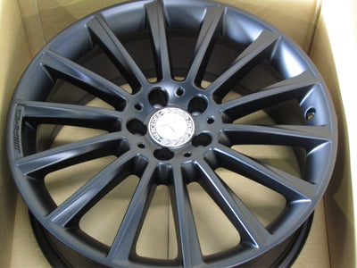 マットブラック・Cクラス・W205・S205【ホイール】メルセデスベンツ　W205　Cクラス純正　AMGマルチスポーク【タイヤ】コンチネンタル　エクストリームコンタクトDWS06Plus（保土ヶ谷本店）