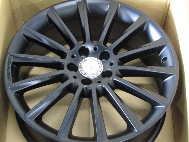 マットブラック・Cクラス・W205・S205【ホイール】メルセデスベンツ　W205　Cクラス純正　AMGマルチスポーク【タイヤ】コンチネンタル　エクストリームコンタクトDWS06Plus（保土ヶ谷本店）