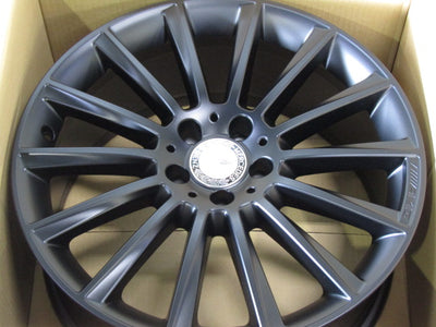 渋すぎブラック・Cクラス・W205・S205【ホイール】メルセデスベンツ　W205　Cクラス純正　AMGマルチスポーク【タイヤ】ハンコック　ベンタスS1Evo3（保土ヶ谷本店）