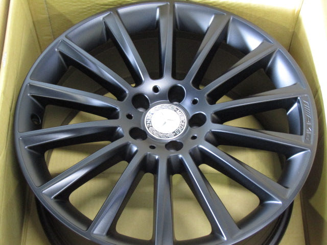 マットブラック・Cクラス・W205・S205【ホイール】メルセデスベンツ　W205　Cクラス純正　AMGマルチスポーク【タイヤ】コンチネンタル　エクストリームコンタクトDWS06Plus（保土ヶ谷本店）
