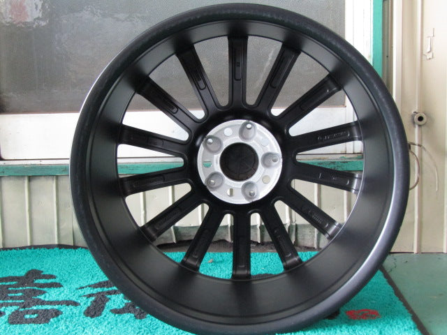 マットブラック・Cクラス・W205・S205【ホイール】メルセデスベンツ　W205　Cクラス純正　AMGマルチスポーク【タイヤ】コンチネンタル　エクストリームコンタクトDWS06Plus（保土ヶ谷本店）