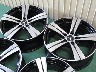 お買い得価格で冬準備・Cクラス・W205・W206・S206・S205【ホイール】メルセデスベンツ　W206　Cクラス　ウインター純正【タイヤ】ピレリ　ウインターアイスアシンメトリコPlusランフラット（保土ヶ谷本店）