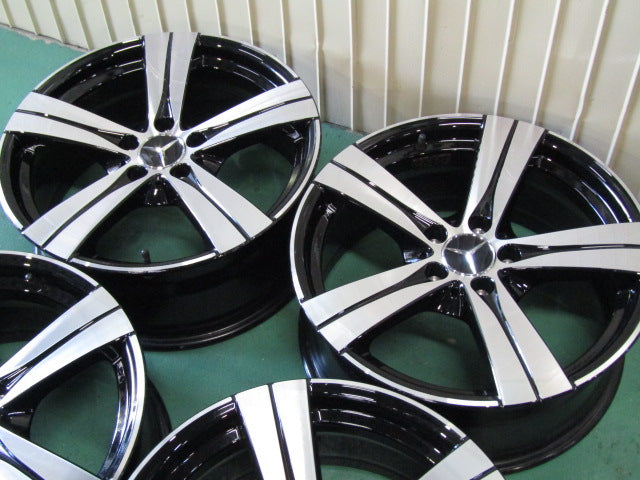 お買い得価格で冬準備・Cクラス・W205・W206・S206・S205【ホイール】メルセデスベンツ　W206　Cクラス　ウインター純正【タイヤ】ピレリ　ウインターアイスアシンメトリコPlusランフラット（保土ヶ谷本店）