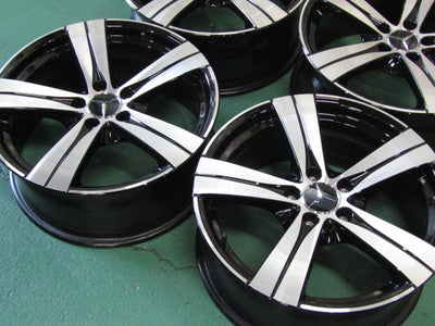 お買い得価格で冬準備・Cクラス・W205・W206・S206・S205【ホイール】メルセデスベンツ　W206　Cクラス　ウインター純正【タイヤ】ピレリ　ウインターアイスアシンメトリコPlusランフラット（保土ヶ谷本店）