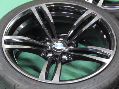 超溝ありで美品・M2・F87・M3・F80・M4・F82・F83【ホイール】BMW　F87　M2純正　ダブルスポークスタイリング437M　Forged【タイヤ】ヨコハマ　ADVAN　APEX　V601（保土ヶ谷本店）