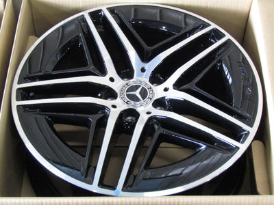 新車外しで新品タイヤ付き・Vクラス・W447【ホイール】メルセデスベンツ　W447　Vクラス後期　AMGラインパッケージ純正【タイヤ】コンチネンタル　エクストリームコンタクトDWS06Plus（保土ヶ谷本店）