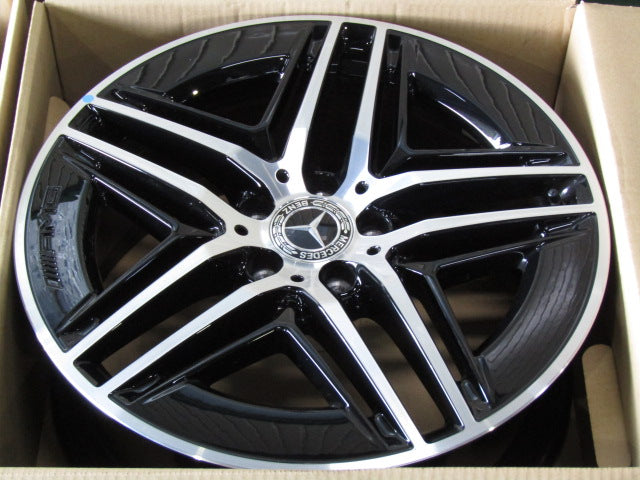新車外しで新品タイヤ付き・Vクラス・W447【ホイール】メルセデスベンツ　W447　Vクラス後期　AMGラインパッケージ純正【タイヤ】コンチネンタル　エクストリームコンタクトDWS06Plus（保土ヶ谷本店）