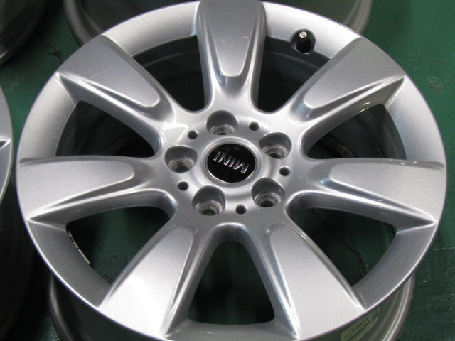 美品で冬準備・MINI・F60・クロスオーバー・BMW・F48・X1・F39・X2【ホイール】MINI　F60　クロスオーバー純正　インプリントスポーク530【タイヤ】ピレリ　アイスゼロアシンメトリコ（保土ヶ谷本店）