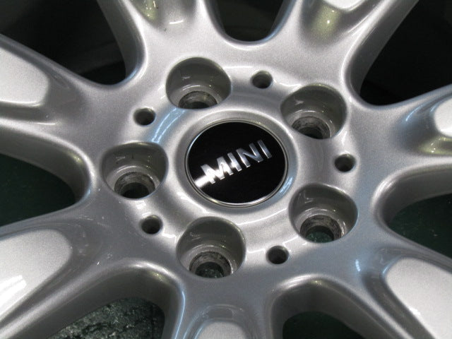 美品で冬準備・MINI・F60・クロスオーバー・BMW・F48・X1・F39・X2【ホイール】MINI　F60　クロスオーバー純正　インプリントスポーク530【タイヤ】ピレリ　アイスゼロアシンメトリコ（保土ヶ谷本店）