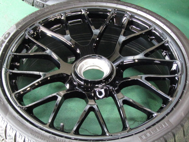 希少純正品・ポルシェ・911・991・ターボS【ホイール】ポルシェ　911系　991型　ターボS純正　Forged【タイヤ】ピレリ　ウインター240Serie2　ソットゼロ　ポルシェ承認タイヤ（保土ヶ谷本店）