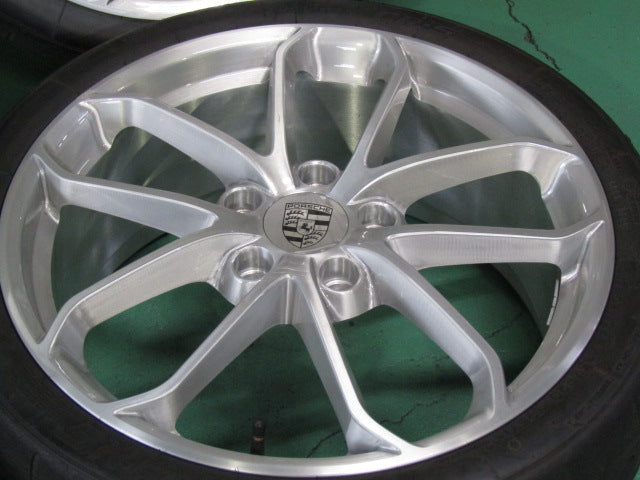 超希少品・ポルシェ・982型・718ケイマン・GT4・718スパイダー・ボクスター【ホイール】ポルシェ　982型　718ケイマン　GT4純正　ブラッシュド加工品【タイヤ】おまけタイヤ（港北店）