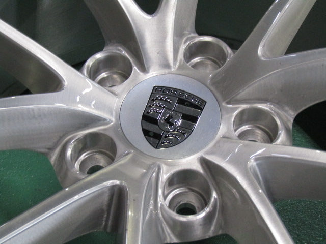 超希少品・ポルシェ・982型・718ケイマン・GT4・718スパイダー・ボクスター【ホイール】ポルシェ　982型　718ケイマン　GT4純正　ブラッシュド加工品【タイヤ】おまけタイヤ（港北店）