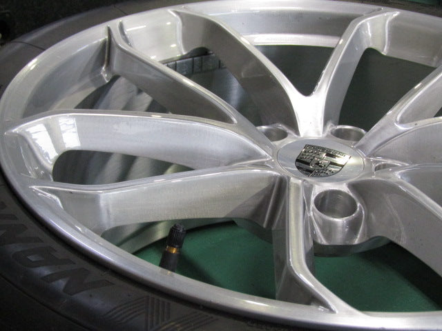 超希少品・ポルシェ・982型・718ケイマン・GT4・718スパイダー・ボクスター【ホイール】ポルシェ　982型　718ケイマン　GT4純正　ブラッシュド加工品【タイヤ】おまけタイヤ（港北店）