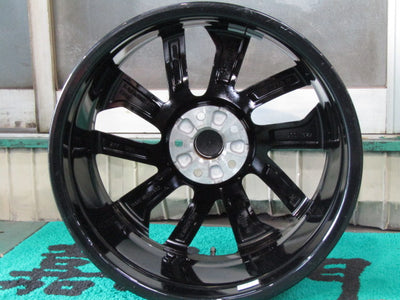 超希少美品・アウディ・A3・S3・スポーツバック【ホイール】アウディ　8Y系　A3　オプション純正　5ツインスポークエッジデザイン【タイヤ】コンチネンタル　エクストリームコンタクトDWS06Plus（保土ヶ谷本店）