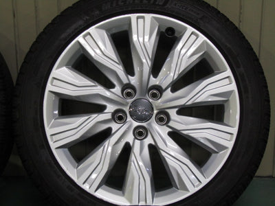 美品で溝ありの冬セット・アウディ・A4・A4アバント【ホイール】アウディ　8W系　A4純正　10アームグラビスデザイン【タイヤ】ミシュラン　Xアイススノー（保土ヶ谷本店）