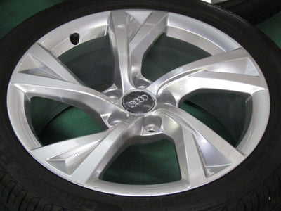 ガリキズ無し美品・アウディ・A4・A4アバント【ホイール】アウディ　8W系　A4　Sライン純正　5スポークフラッグデザイン【タイヤ】ピレリ　チントゥラートP7　アウディ承認タイヤ（保土ヶ谷本店）