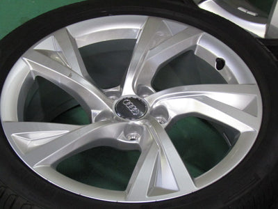 ガリキズ無し美品・アウディ・A4・A4アバント【ホイール】アウディ　8W系　A4　Sライン純正　5スポークフラッグデザイン【タイヤ】ピレリ　チントゥラートP7　アウディ承認タイヤ（保土ヶ谷本店）