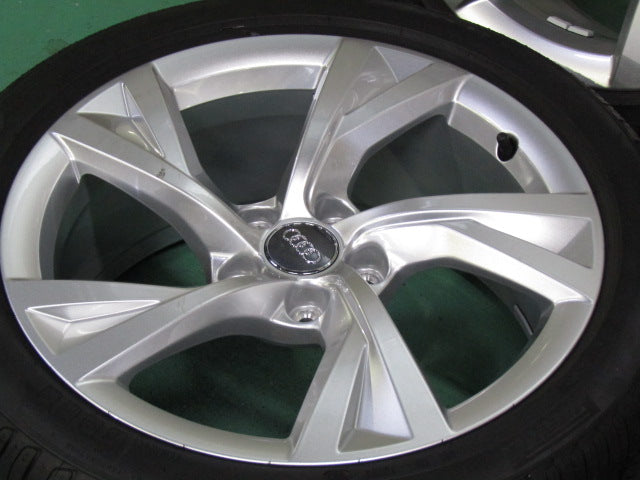ガリキズ無し美品・アウディ・A4・A4アバント【ホイール】アウディ　8W系　A4　Sライン純正　5スポークフラッグデザイン【タイヤ】ピレリ　チントゥラートP7　アウディ承認タイヤ（保土ヶ谷本店）