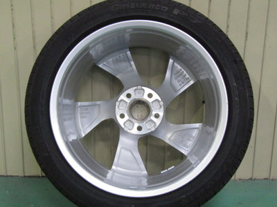 ガリキズ無し美品・アウディ・A4・A4アバント【ホイール】アウディ　8W系　A4　Sライン純正　5スポークフラッグデザイン【タイヤ】ピレリ　チントゥラートP7　アウディ承認タイヤ（保土ヶ谷本店）