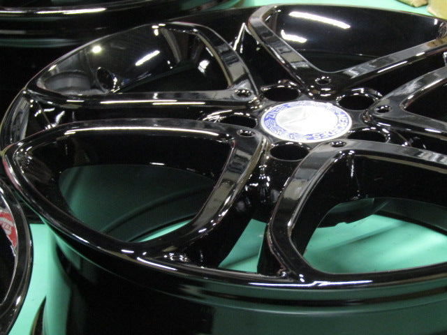 現品特価品・Eクラス・W212・Cクラス・W205【ホイール】メルセデスベンツ　C207　Eクラスクーペ純正　グロスブラック【タイヤ】ピレリ　ウインターアイスアシンメトリコPlus　ランフラット（港北店）