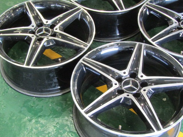 ブラックのAMG・Cクラス・W205・S205【ホイール】メルセデスベンツ　W205　Cクラス　C43AMG純正【タイヤ】コンチネンタル　エクストリームコンタクトDWS06Plus（保土ヶ谷本店）