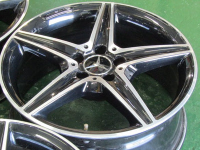 ブラックのAMG・Cクラス・W205・S205【ホイール】メルセデスベンツ　W205　Cクラス　C43AMG純正【タイヤ】コンチネンタル　エクストリームコンタクトDWS06Plus（保土ヶ谷本店）