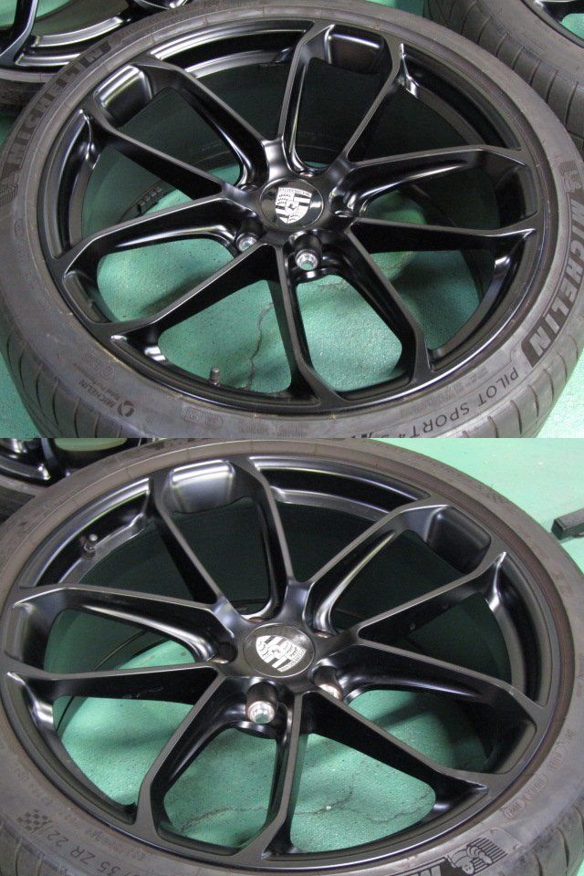 ガリキズ無しの美品・ポルシェ・カイエンクーペ【ホイール】ポルシェ　E3K30系　カイエンクーペ純正　GTデザイン【タイヤ】ミシュラン　パイロットスポーツ4S　ポルシェ承認タイヤ（保土ヶ谷本店）